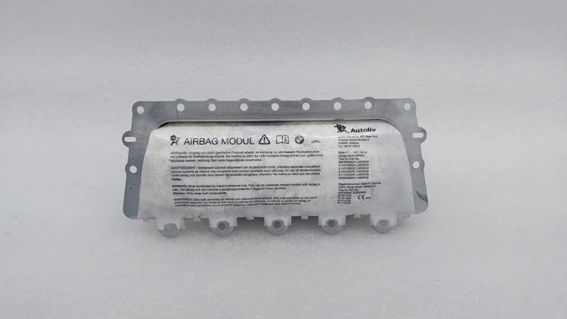 Подушка безопасности пассажира BMW M550dX 2013 F10
