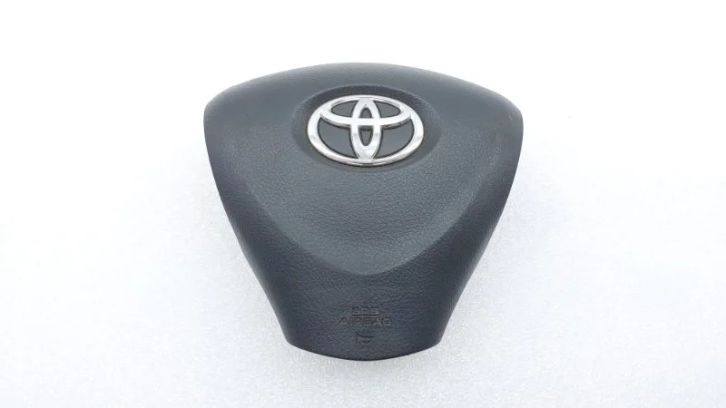 Подушка безопасности в руль Toyota Auris 2007 ZRE151