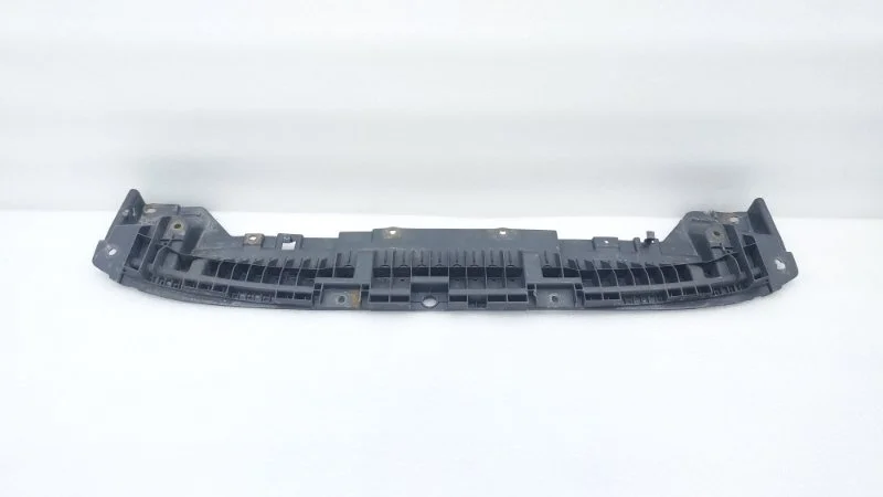 Пыльник бампера Toyota Auris 2007 ZRE151