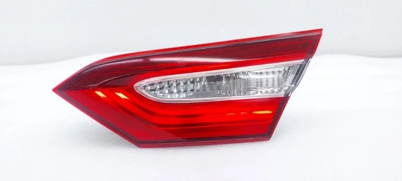 Фонарь Toyota Camry 2018 70