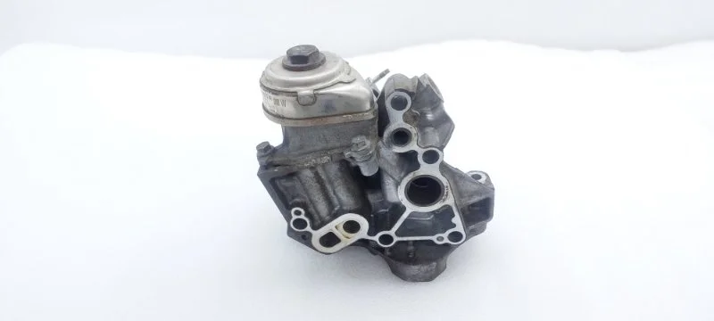 Корпус помпы Toyota Camry 2018 70