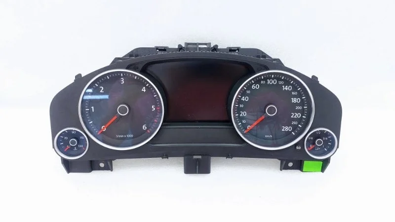 Панель приборов Volkswagen Touareg 2012 NF