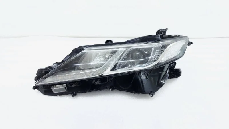 Фара Toyota Camry 2018 70