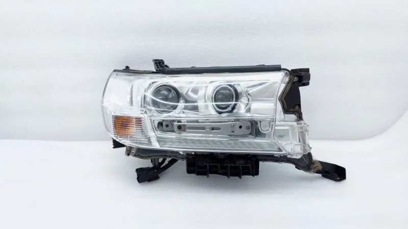 Фара Toyota Land Cruiser 2016 VDJ200