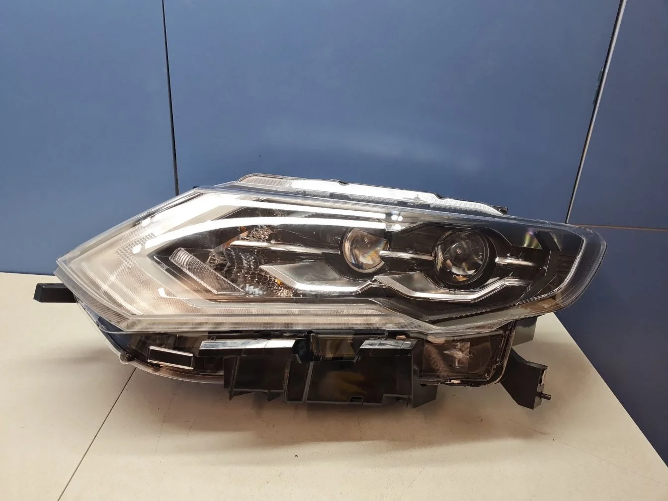 Фара левая для Nissan X-Trail T32 2014-