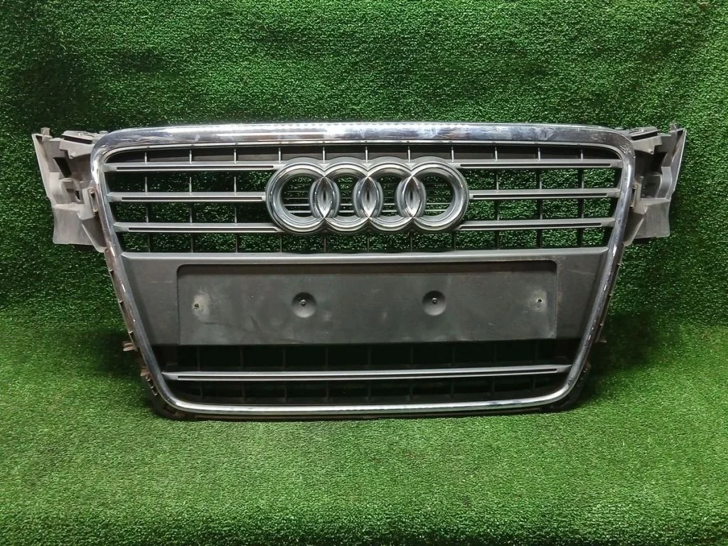 Решетка радиатора Audi / VW A4 IV