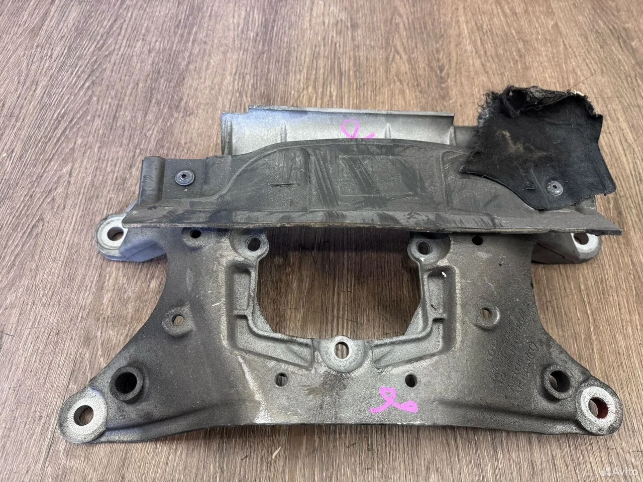Траверса акпп audi a4 b8/ a5 8t/ q5 8r