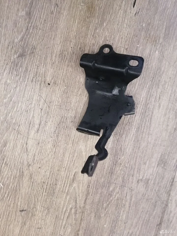 Кронштейн бачка гур ford focus 2