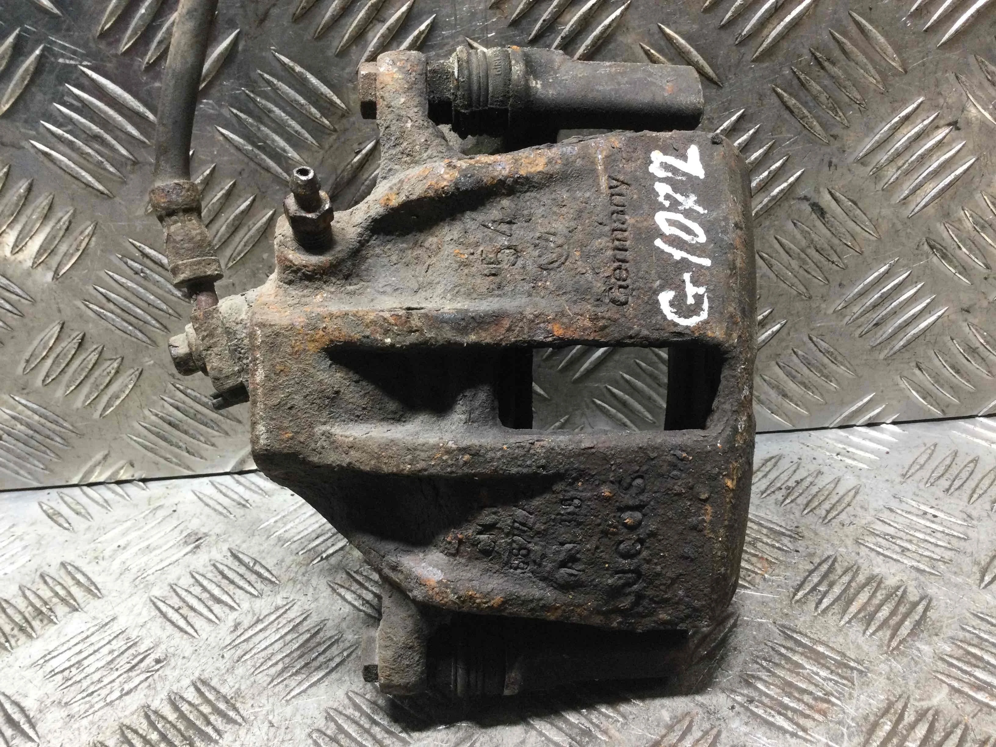 Суппорт передний левый Volkswagen Polo 4 поколение (2001-2005) бензин 1.4 i Механика Х/б