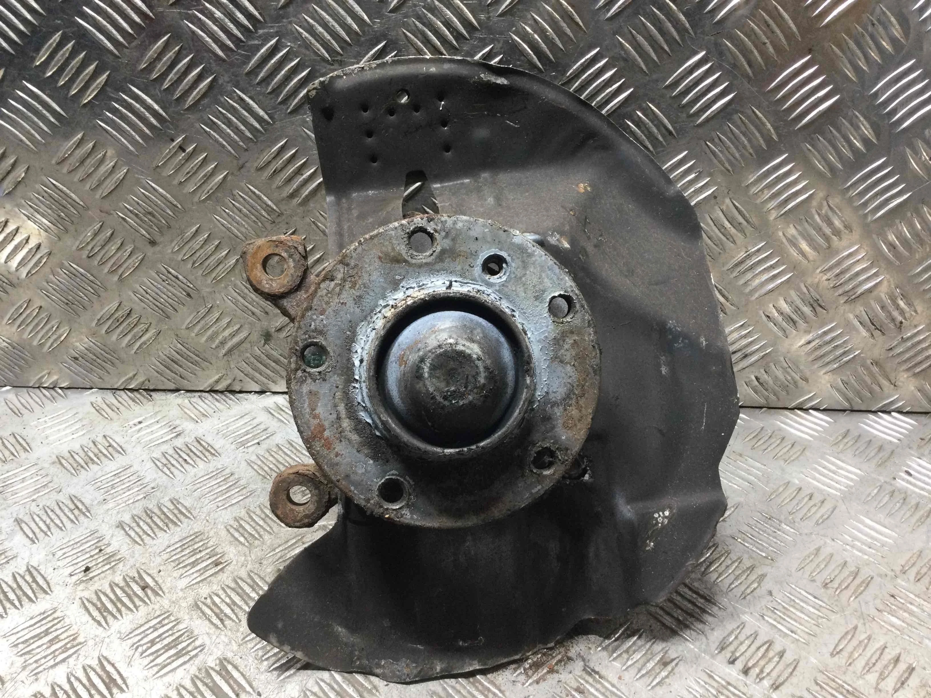 Ступица передняя правая BMW 3-Series 3-Series E46 1998 - 2006 бензин 2.0 i Механика Седан