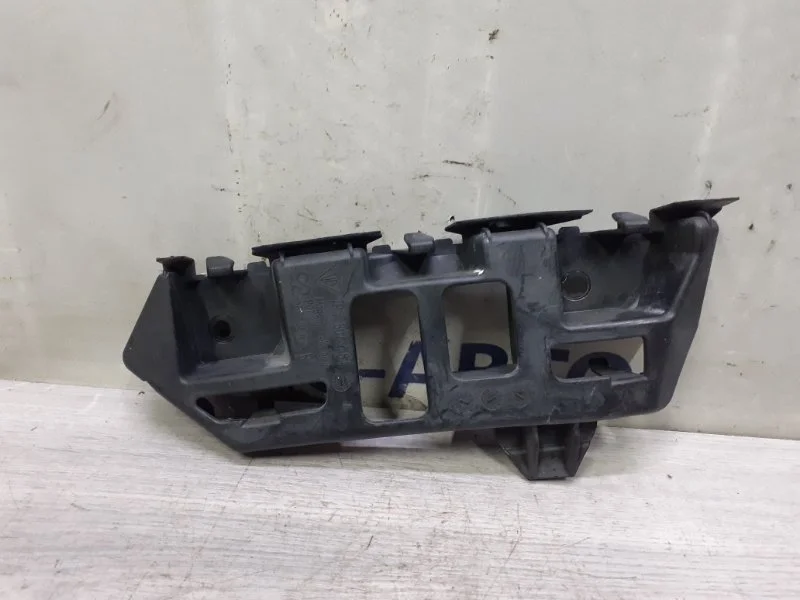 Кронштейн бампера Porsche Cayenne 95850548401 958 3.0. 06EC, задний правый