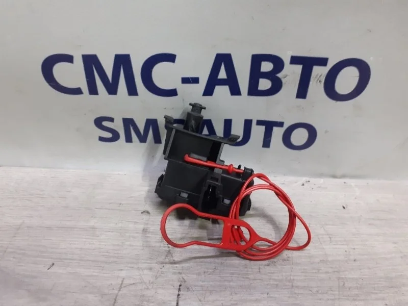 Замок лючка бензобака Porsche Cayenne 8K0862153D 958 4.8. 4852
