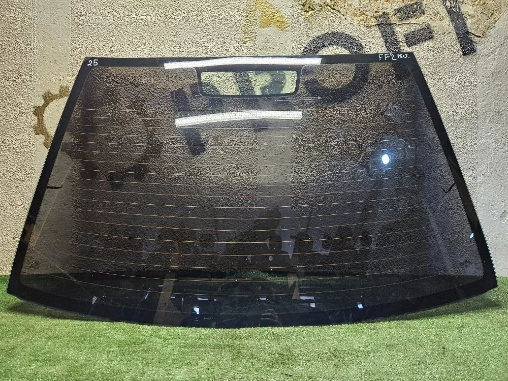 Стекло заднее на Ford Focus 2 седан