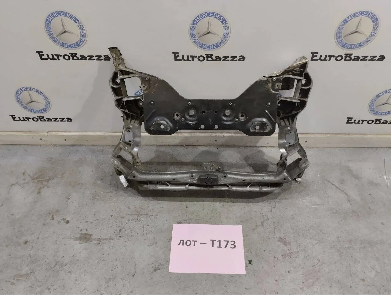 Подрамник передний Mercedes W203
