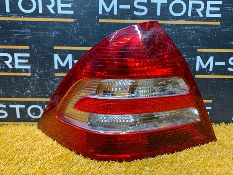 Фонарь задний Mercedes-Benz -Class 2005 W203