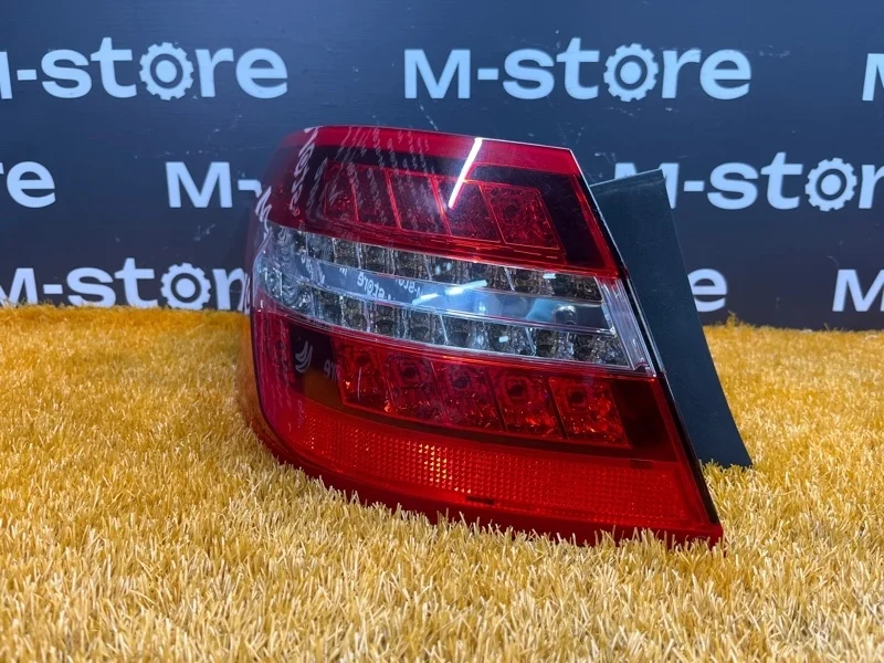 Фонарь задний Mercedes-Benz -class 2010 W212