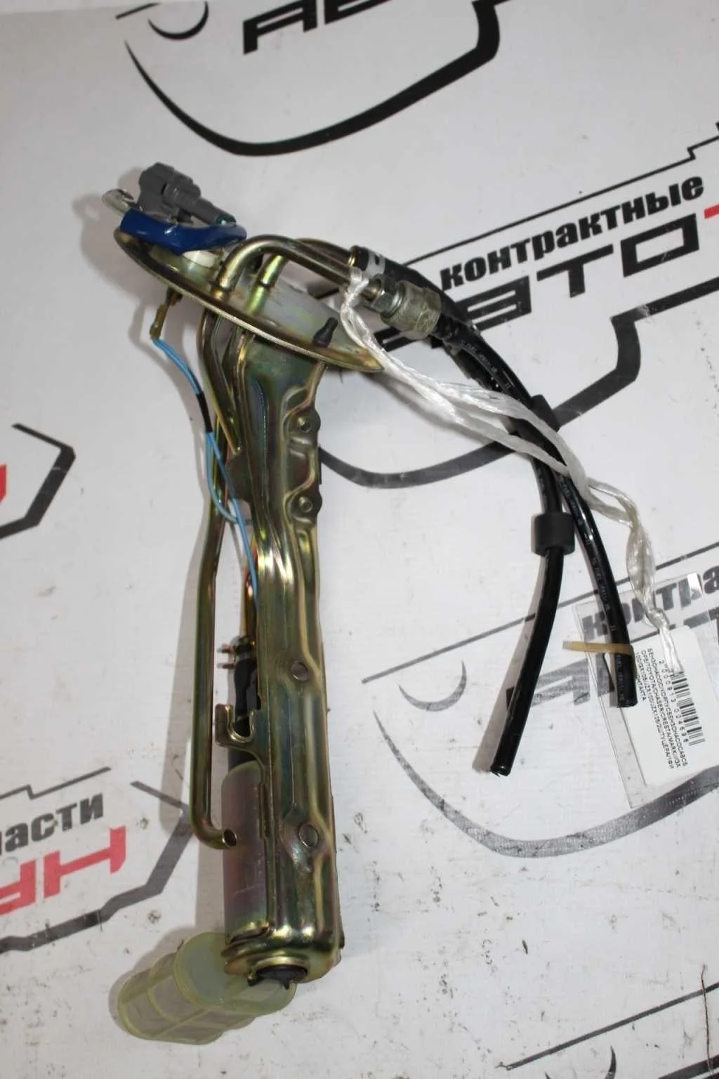 БЕНЗОНАСОС КОРПУС БЕНЗОНАСОСА В СБОРЕ TOYOTA CHASER CRESTA MARK II GX100 GX105 JZX100 JZX105 2 ШТУЦЕРА 1 ФИШКА 2 КОНТАКТА 7720322070