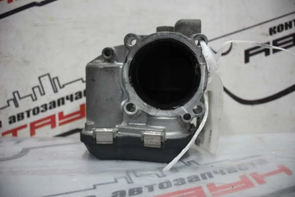 ЗАСЛОНКА ДРОССЕЛЬНАЯ AUDI VOLKSWAGEN SKODA SEAT ... BLY BMB BVY BVZ ... OCTAVIA PASSAT TOLEDO TOURAN ... 8P1 8PA B6 MK5 ЭЛЕКТРО 06F133062B
