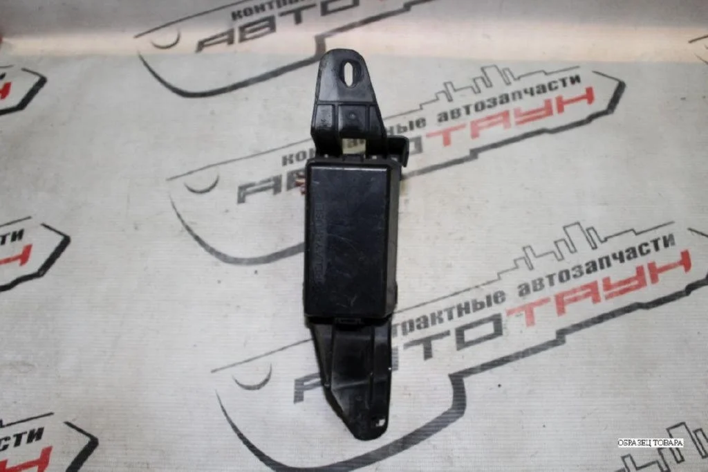БЛОК ПРЕДОХРАНИТЕЛЕЙ TOYOTA WISH ANE10G ANE11W ZNE10G ZNE14G 1AZ-FSE 1ZZ-FE ПОД КАПОТ МАЛЫЙ 8266268030