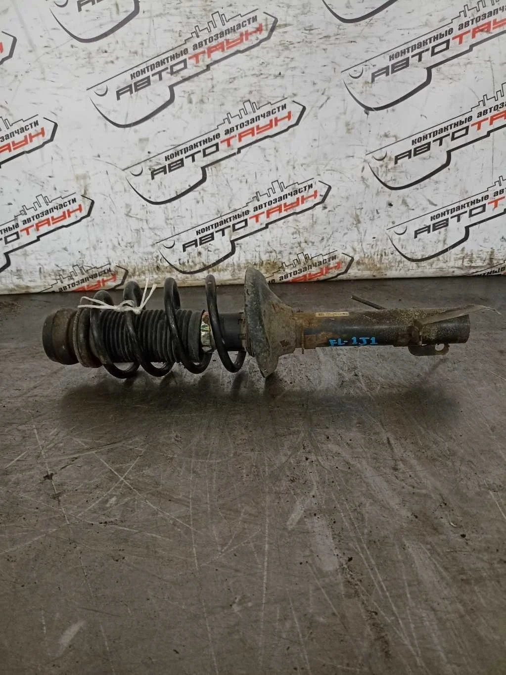 СТОЙКА ХОДОВКИ AUDI VOLKSWAGEN SEAT SKODA A3 BORA GOLF JETTA LEON OCTAVIA TOLEDO TT 1E7... 1M2 1U2 1U5 8L1 8N3 8N9 9B1 9M2 MK4 ПЕРЕДНЯЯ ЛЕВАЯ 1J0413031BH 2WD 4WD S3269