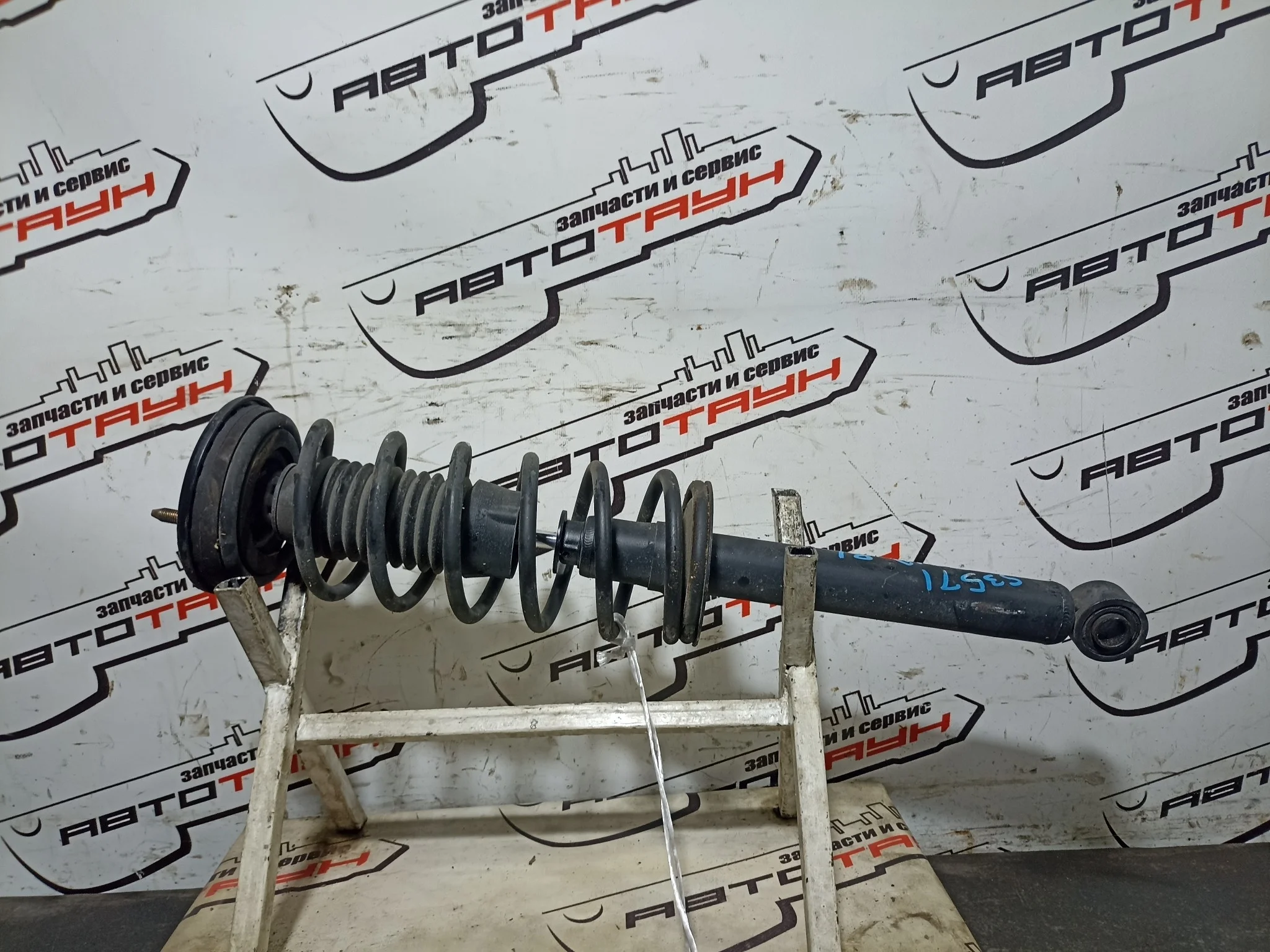 СТОЙКА ХОДОВКИ MITSUBISHI DIAMANTE F31A F34A F36A F41A F46A F47A ЗАДНЯЯ ПРАВАЯ ЛЕВАЯ MR102950 2WD 4WD S3571(2)