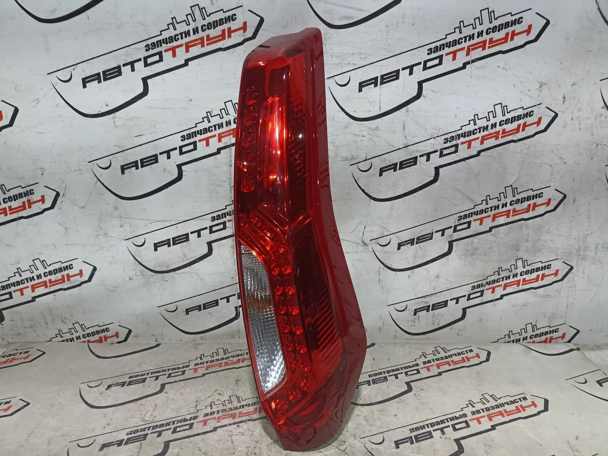 ФОНАРЬ NISSAN X-TRAIL DNT31 NT31 T31 TNT31 22023308 2 МОДЕЛЬ ПРАВЫЙ 265503UB0A VA8847