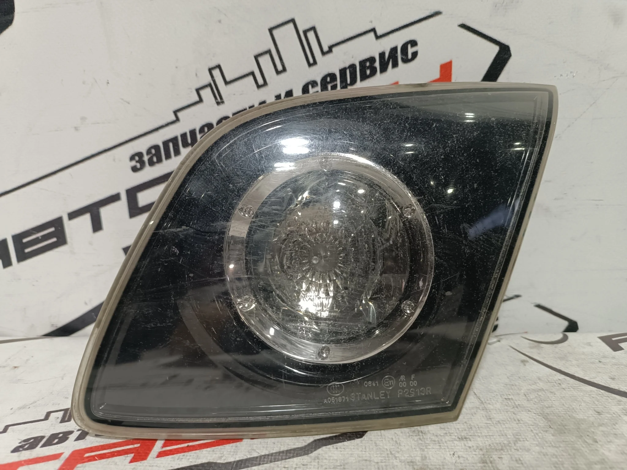 ФАЛЬШПАНЕЛЬ MAZDA AXELA BK3P BK5P BKEP 2913 HATCHBACK BLACK БЕЛЫЙ СТОП ПРАВАЯ BR5S513F0 D137
