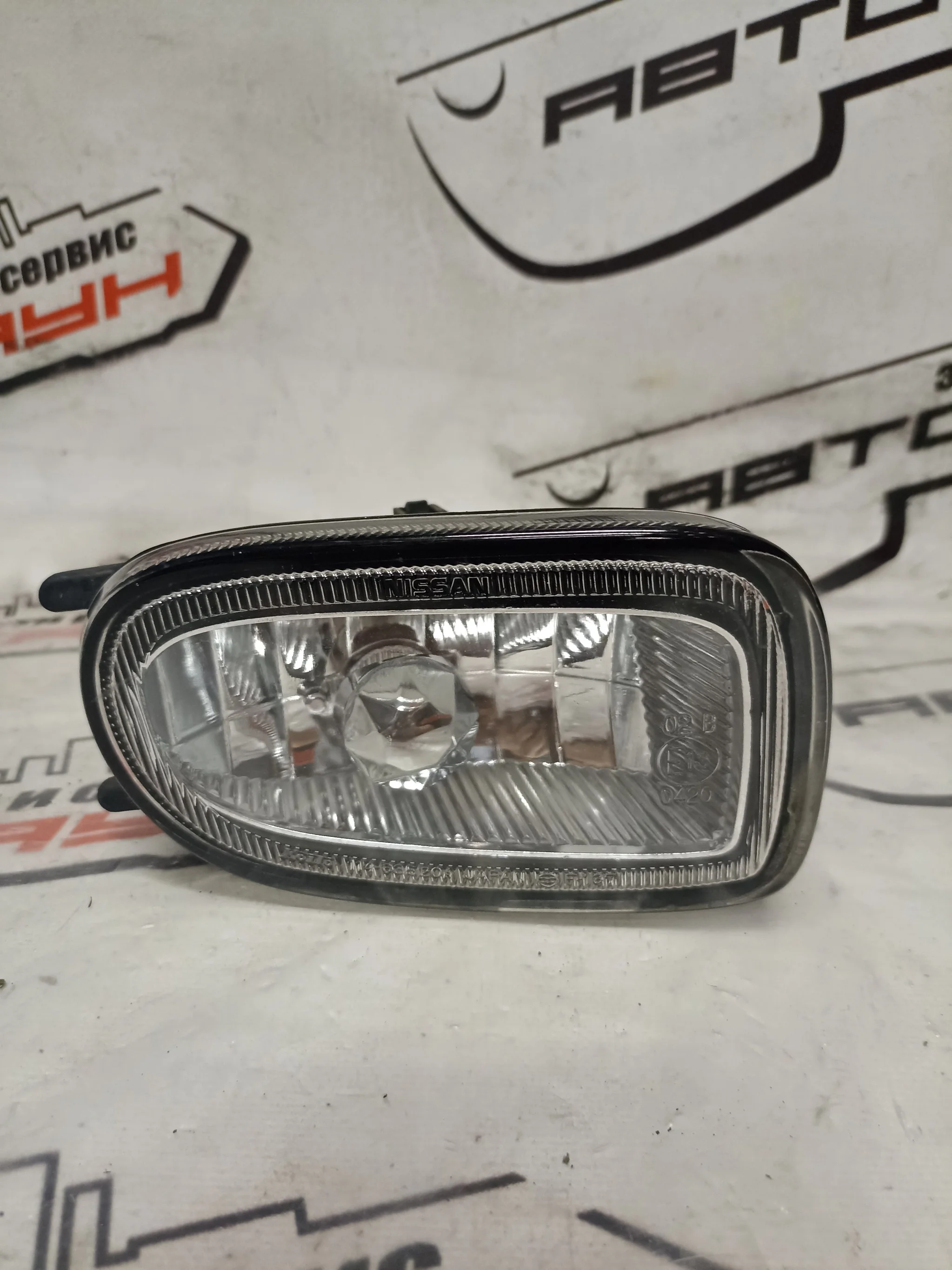 ТУМАНКА NISSAN BASSARA BLUEBIRD SYLPHY SUNNY TINO B15 FB15 FG10 FNB15 HV10... JVNU30 JVU30 PV10 QB15 QG10 QNG10 SB15 TG10 V10 11463520 ПРАВАЯ 261504M425 D858