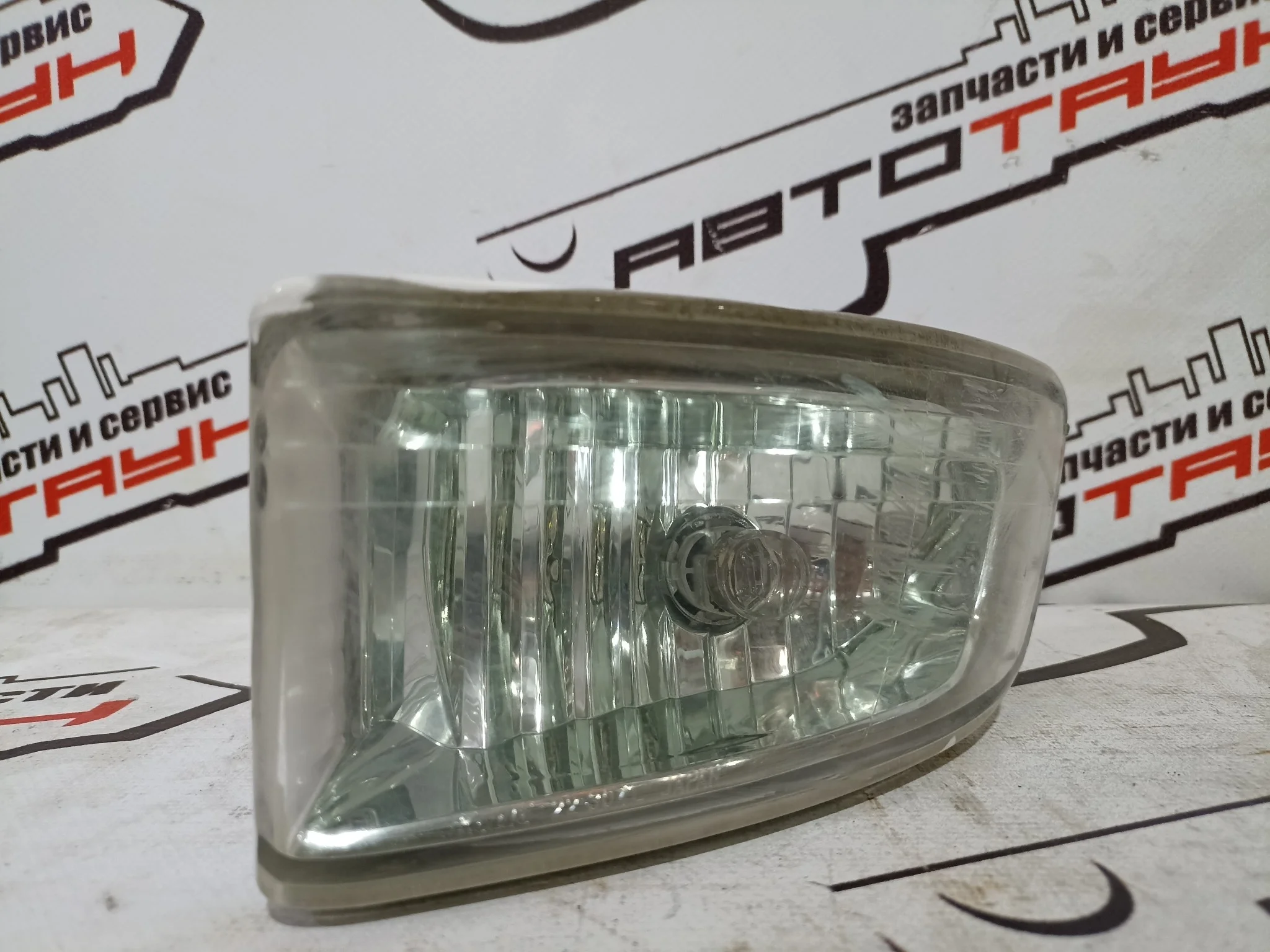 ТУМАНКА TOYOTA MARK II GX110 GX115 JZX110 JZX115 22304 ЛЕВАЯ 8138522030 D544