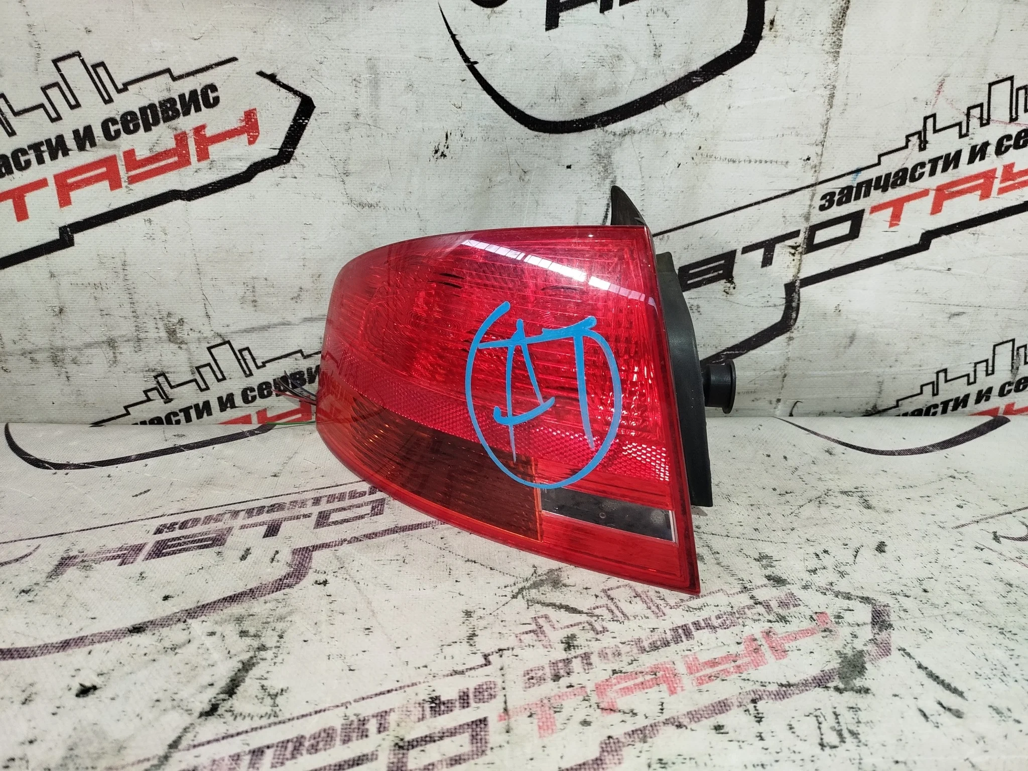 ФОНАРЬ AUDI A4 8EC B7 SEDAN ЛЕВЫЙ 8E5945095 QA5251