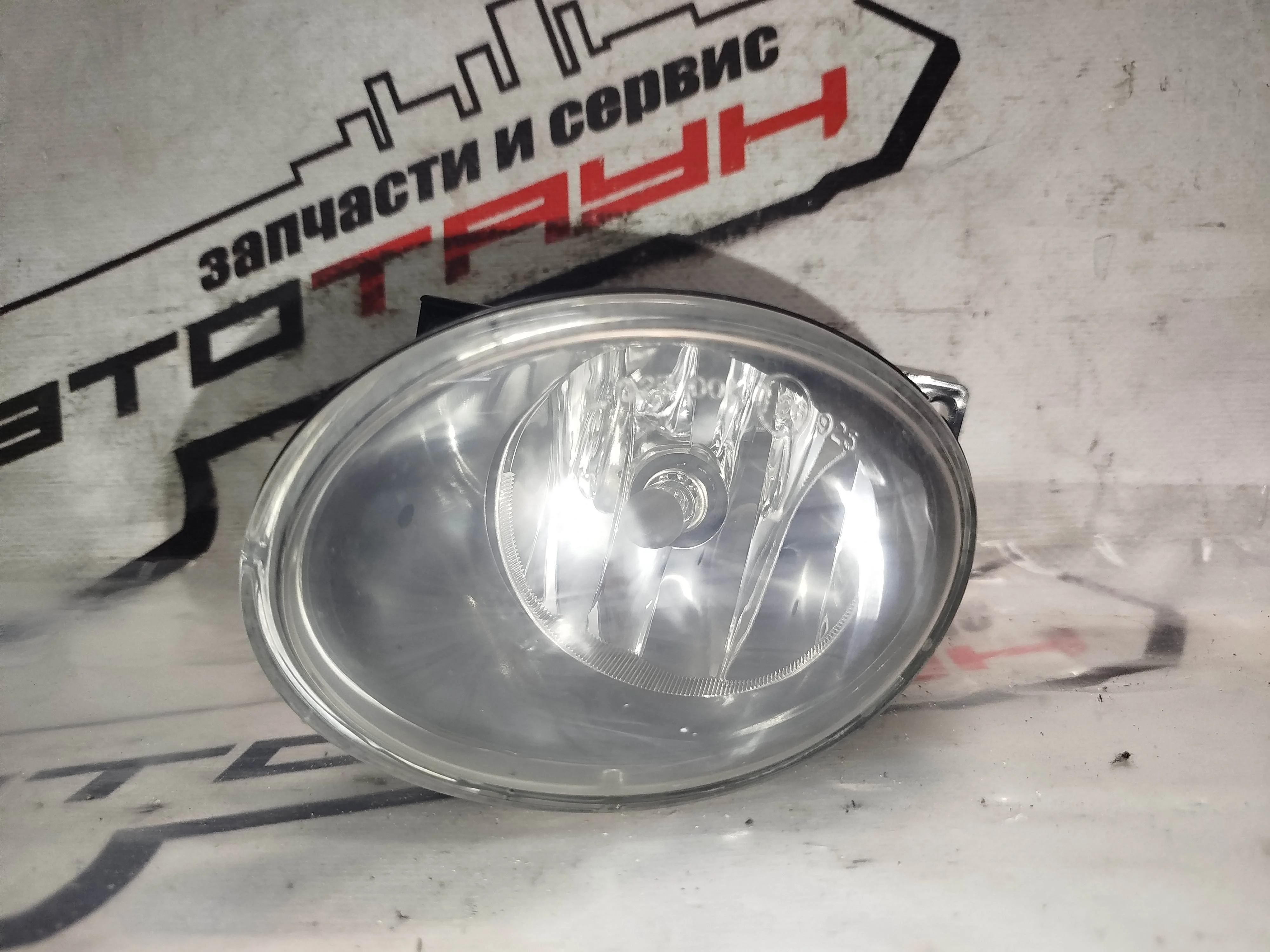 ТУМАНКА VOLKSWAGEN CADDY GOLF GOLF PLUS POLO TIGUAN TOURAN 1K1 1K5 1T1 1T2 2CA... 6R1 9K9A 9K9B 9N1 9N2 9N3 9N4 9U7 MK5 27128700 ЛЕВАЯ ГАЛОГЕН 1T0941699C NA6114Z