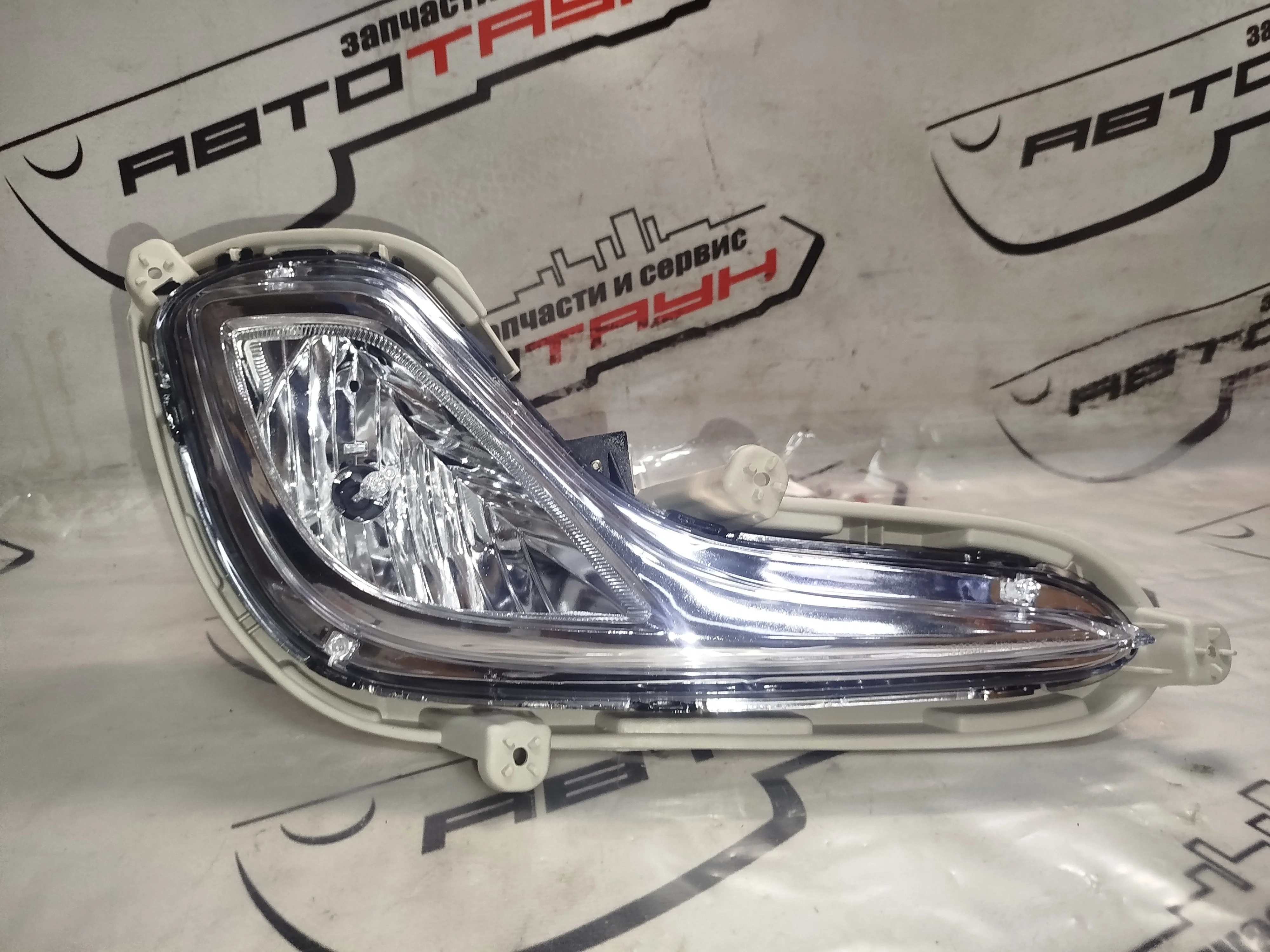 ТУМАНКА HYUNDAI ACCENT SOLARIS RB ПРАВАЯ НОВАЯ 1 МОДЕЛЬ 922021R000 D133