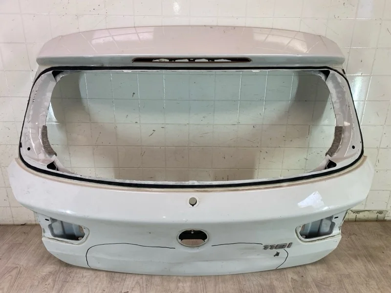 Крышка багажника BMW 1 2017 2018 2019 2020 F20