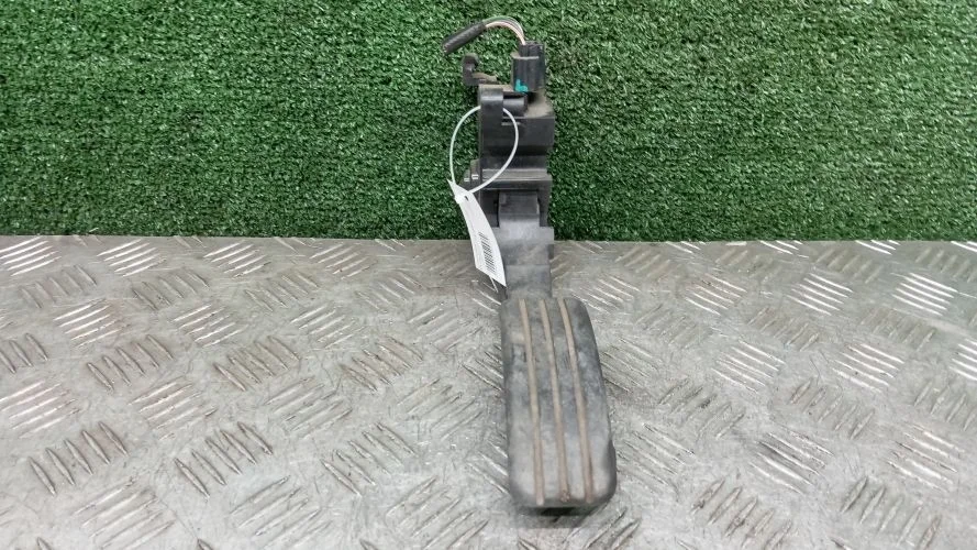 педаль газа Renault M9R,H4M L30R Renault Fluence M9R,H4M L30R 180020022R