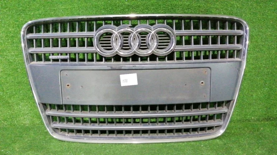 решетка радиатора Audi BUG 4LB Audi Q7 BUG 4LB 4L0853651A