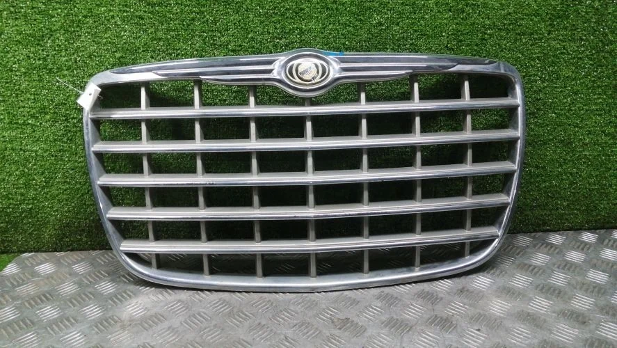 решетка радиатора Chrysler EER,EZB LX Chrysler 300C EER,EZB LX 04805928AC,4805928AC,4805928AB
