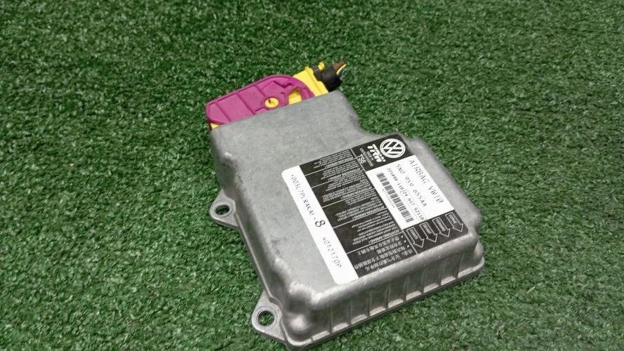 блок управления airbag Volkswagen CBAB,CFF 5N1,3C2 Volkswagen Tiguan CBAB,CFF 5N1,3C2 5N0959655J,5N0959655A