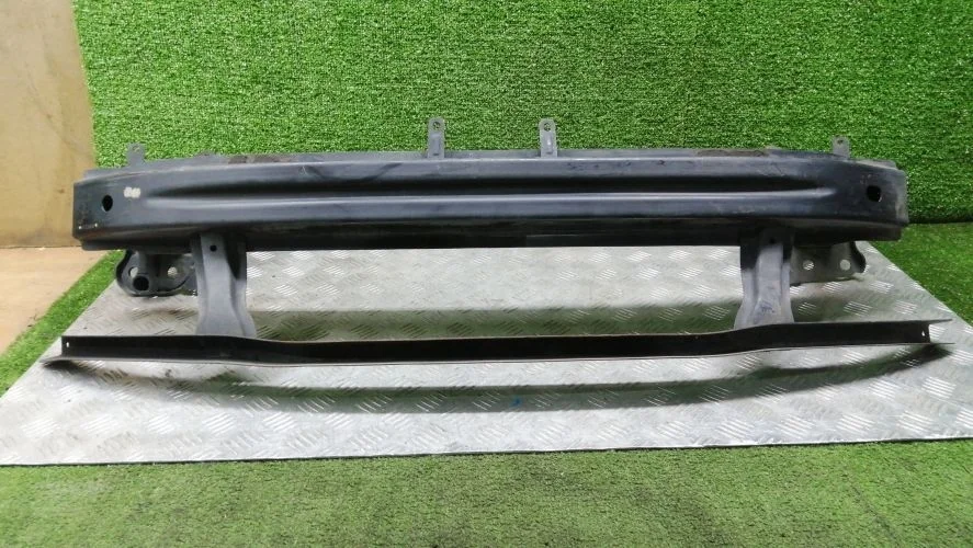 усилитель бампера Volkswagen BVY 3C2,B6 Volkswagen Passat BVY 3C2,B6 3C0807109B