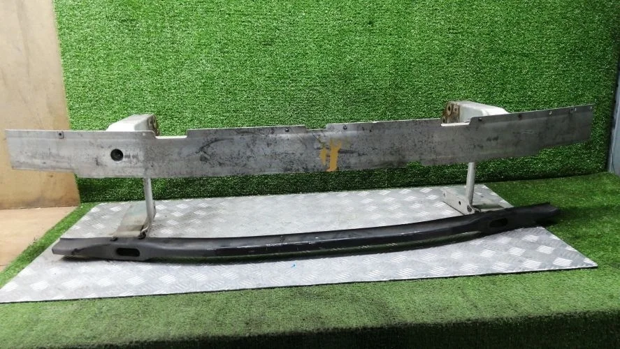 усилитель бампера Bmw N47D20C F10 Bmw 5-Series N47D20C F10 51117158873,51117158874,51117200705,51114875530