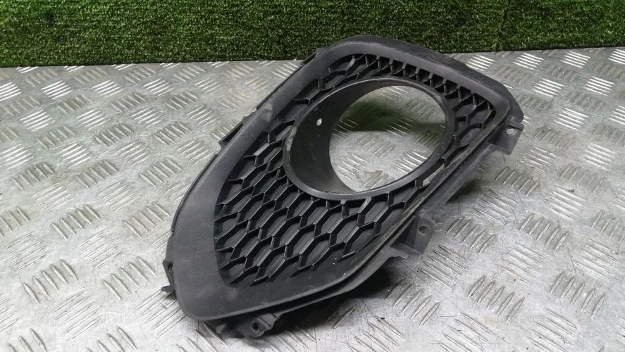рамка противотуманной фары Kia D4HA XM Kia Sorento D4HA XM 865232P010