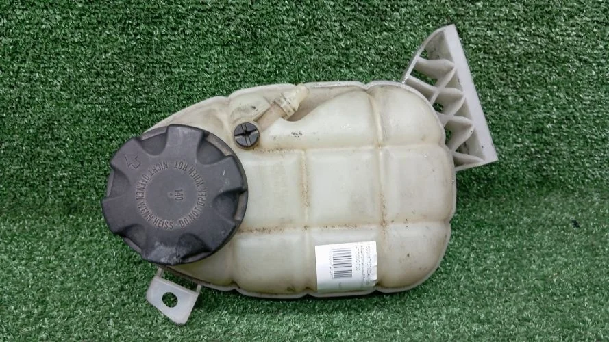 бачок расширительный Bmw N47D20C,B47D20A F20,F30,F34 Bmw 1-Series,3-Series,3-Series Gran Turismo N47D20C,B47D20A F20,F30,F34 17137609468,17137642160