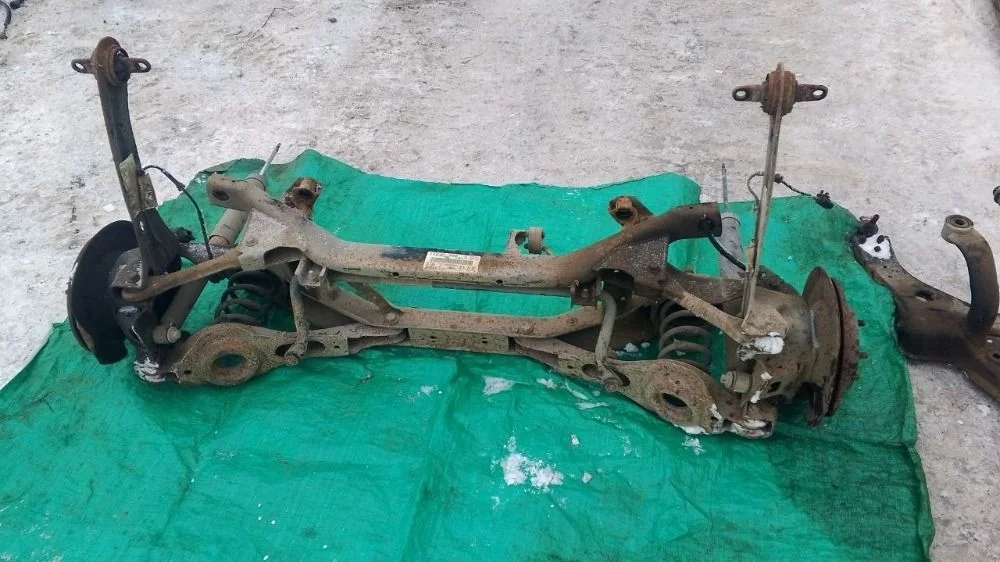 Задняя балка подвески в сборе  Ford C-MAX I