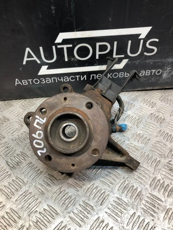 Кулак поворотный Peugeot 206 2001 364675 ХЭТЧБЕК 1.4 KFW, передний левый