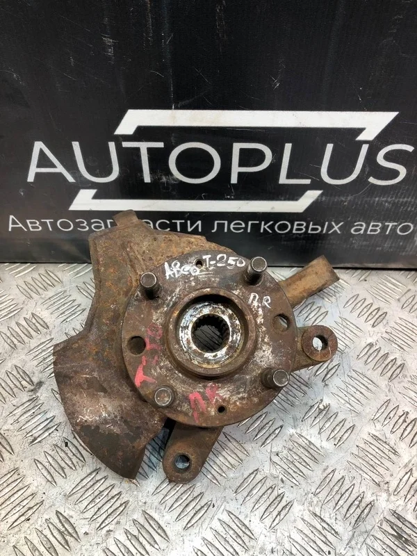 Кулак поворотный Chevrolet Aveo 2003-2008 96535191 T250 1.4 F14D3, передний правый