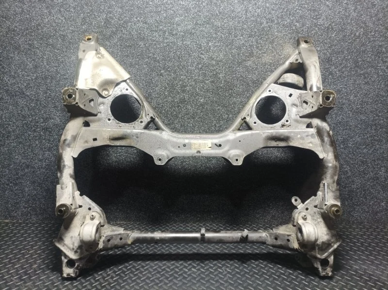 Подрамник передний Mercedes-Benz C-Klasse 2014 A2046281057 W204 M271.820