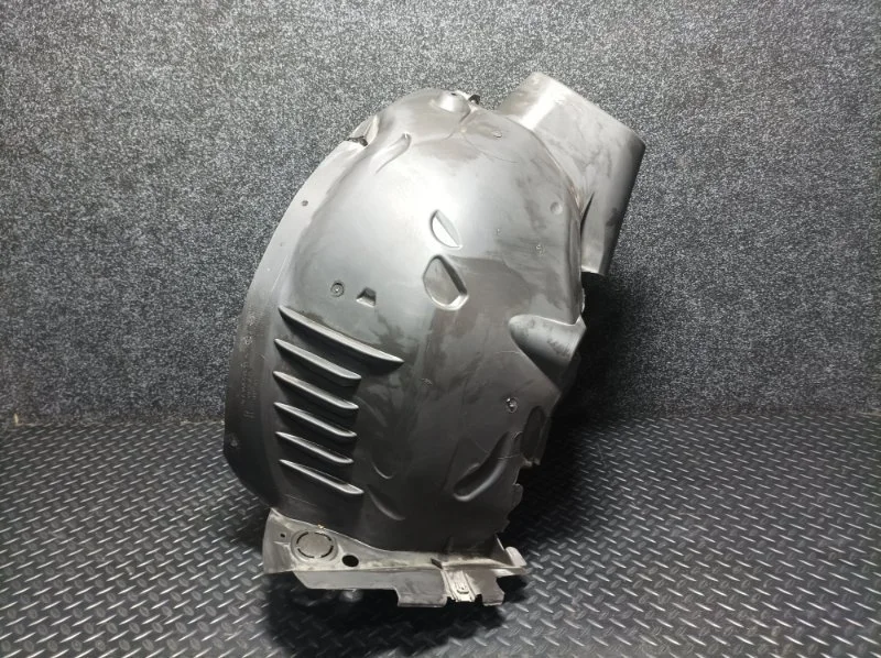 Подкрылок Mercedes-Benz C-Klasse 2014 A2046905930 W204 M271.820