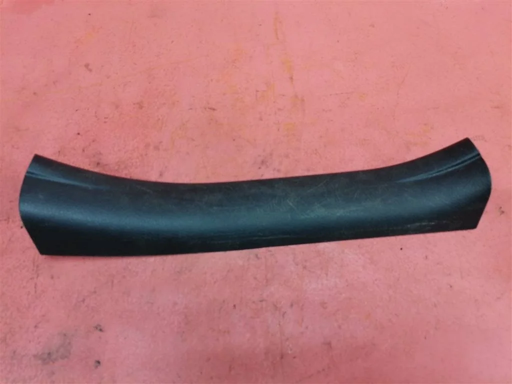 накладка порога (внутренняя) Toyota RAV 4 2006-2013