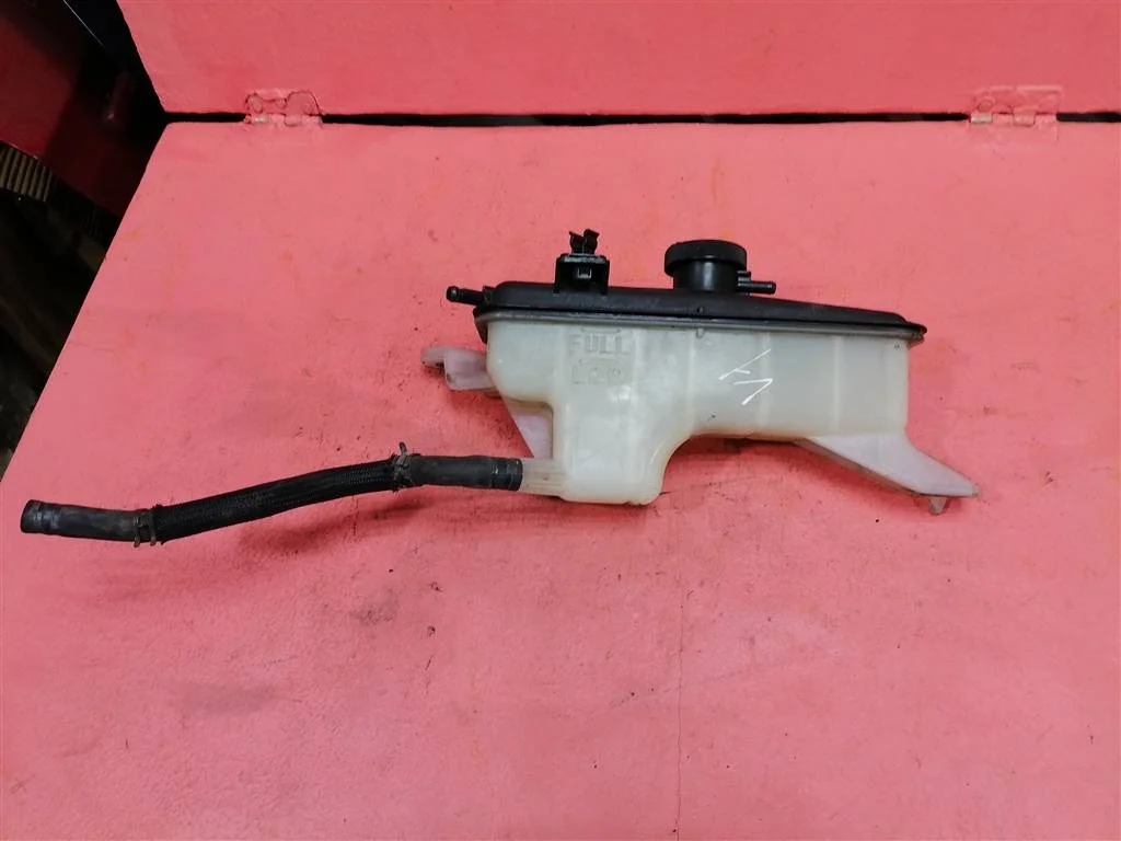 бачок расширительный Toyota RAV 4 2006-2013