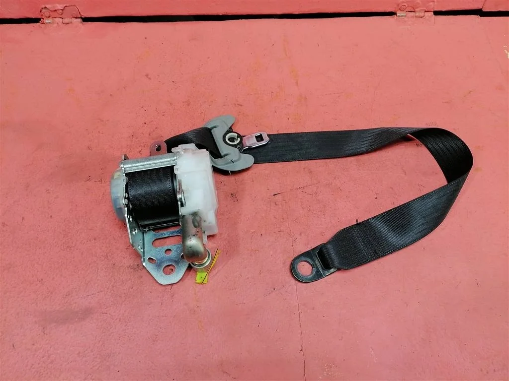 ремень безопасности с пиропатроном Toyota RAV 4 2006-2013