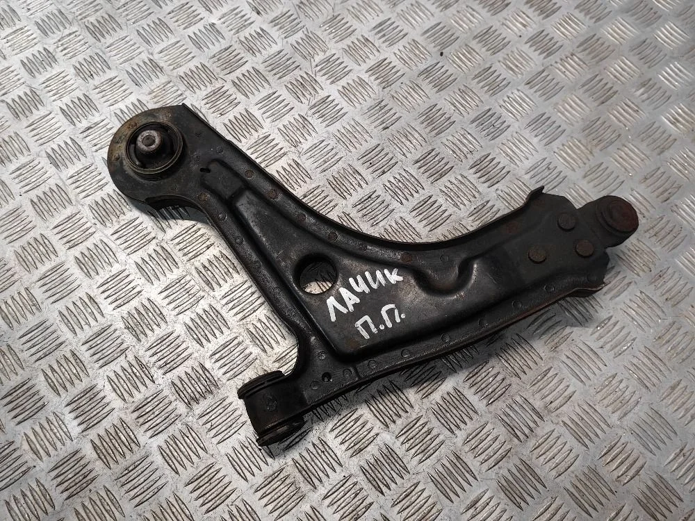 Рычаг передний правый  Chevrolet Lacetti I